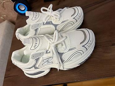 Мужская обувь: Новая.Кроссовки в стиле dad-shoes.42-размер. Толстая подошва которая — 8