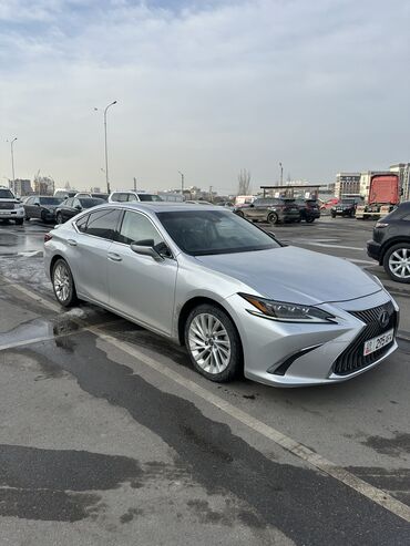 бампер lexus es: Lexus ES: 2018 г., 2.5 л, Бензин