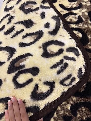 Pledlər: Tək nəfərlik ədyal satılır, qalındır, az istifadə edilib. Leopard — 2