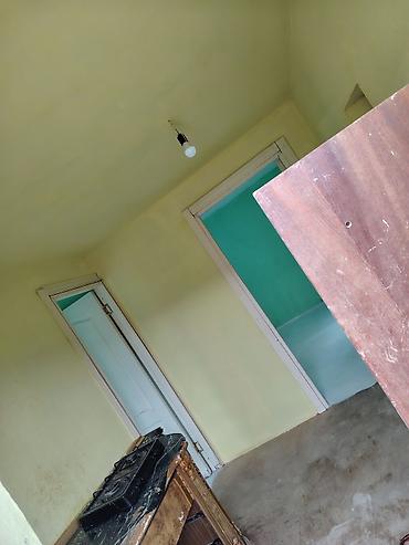 Həyət evləri və villaların satışı: 2 otaqlı, 42 kv. m, Orta təmir — 8