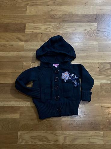 Tund got rengde jaket. 2-3 yash uchun. turkiyye istehsali. 10 manat