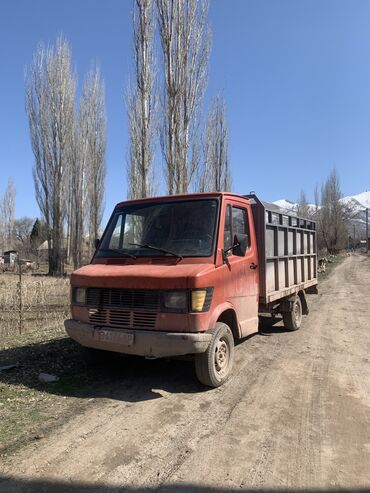 грузовые сапок: Mercedes-Benz : 1988 г., 3 л, Механика, Дизель