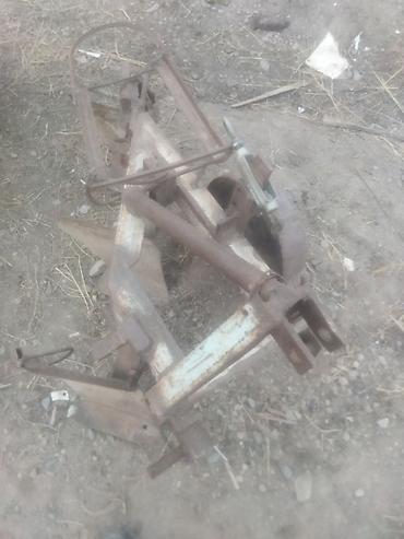 Другие мини-тракторы: Компактный колесный тракт (мини-трактор) красного цвета. Основные — 9