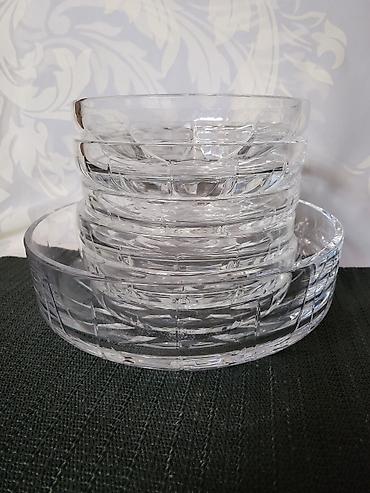 Činije: Servis cinija za poslastice itd.tezak kristal rucna obrada. Servis — 8