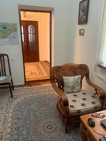 Продажа коттеджей и домов: Продаю особняк,в престижном районе !7 мкр .7 сот красная книгавсе at lalafo.kg — 13 Продажа коттеджей и домов: Продаю особняк,в престижном районе !7 мкр .7 сот красная книгавсе — 13