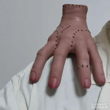 Kostimi za maskenbal: Sa kragnicom i cvetićima - dizajn kao iz filma Wednesday Adams family — 4