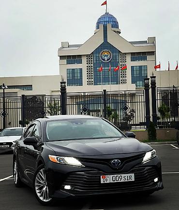 Toyota: Toyota Camry: 2018 г., 2.5 л, Гибрид — 1
