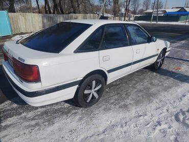 машина ниссан: Mazda 626: 1990 г., 2 л, Механика, Бензин, Седан