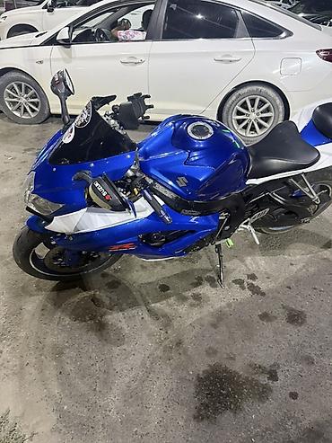 яди мото: Спортбайк Suzuki GSX-R синего цвета - Класс: спортбайк серии GSX-R - — 2