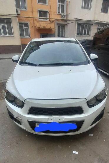 şevralet niva: Chevrolet Aveo: 1.6 л | 2013 г. | 200100 км Седан