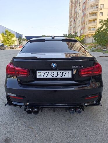 BMW 320: 2 l | 2015 il Sedan