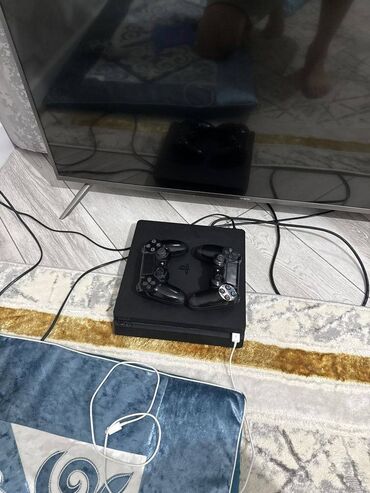Mətbəx texnikası: Playstation 4 slim. Ideal veziyyetde. Hec bir problemi yoxdur. Icinde