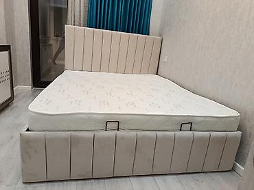 Mebel dəsti: yumşaq başlıqlı taxta karkaslı çarpayı və ortopedik