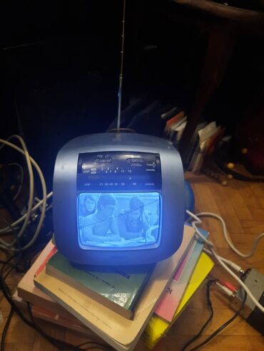 lcd tv: Stari, retro mali tv/radio WatsoN, portabl televizor 220/12v Retro