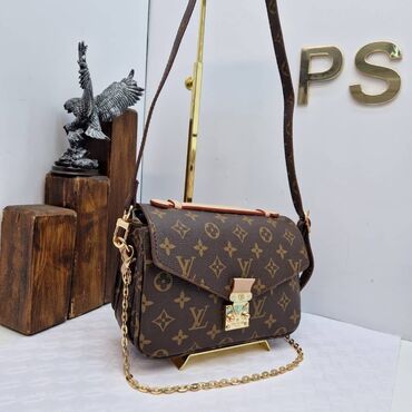 ysl torba za plazu: Torba za rame, Louis Vuitton, Materijal: Koža