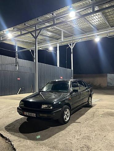 1994: Volkswagen Vento: 1994 г., Седан — 3