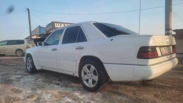 Mercedes-Benz: Mercedes-Benz E-Class: 1990 г., 2 л, Механика, Бензин, Седан