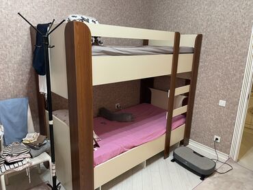 диван воздушный: Двухъярусная кровать для детской/подростковой комнаты. Продаю срочно