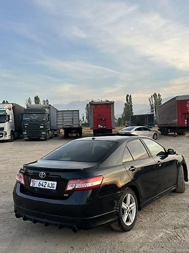 kia cornival: Toyota Camry: 2011 г., 2.5 л, Автомат, Бензин, Седан — 4