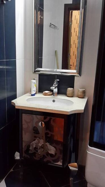 Uzunmüddətli kirayə mənzillər: Elimlər icəri şəhər metrosunun yaxınlığında Nərimanov heykəlinə yaxın — 26