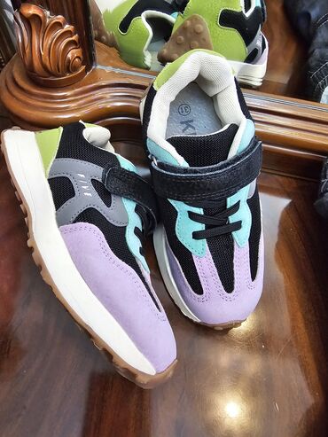 Детская обувь: Продаю обувь для девочки. Обувь новая или в идеальном состоянии ( 1-2 — 26