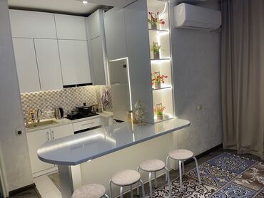 продаю 1 комнатную квартиру в бишкеке: 2 бөлмө, Душ кабинасы, Жаздык, жууркан-төшөк каптары, Кондиционер