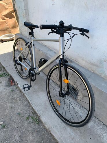 велосипеды 28: Продаю Велосипед скоростной В хорошем состояние Рама алюминиевая