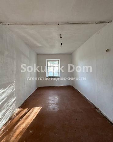 радом: 🏠Продается полдома в с. Сокулук, 1 км от трассы 🟡Комнаты: 3 🟡Участок — 8