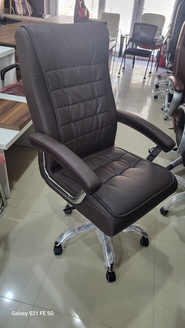 Ofis və oyun kresloları: Yeni, Təkərli, Qolları tənzimlənmir, Parça — 23
