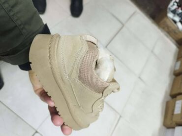 Ugg čizme: Ugg dečije cipele NOVO

Novo
Brojevi 25 do 36

fb Moja Kupovina 1 — 2