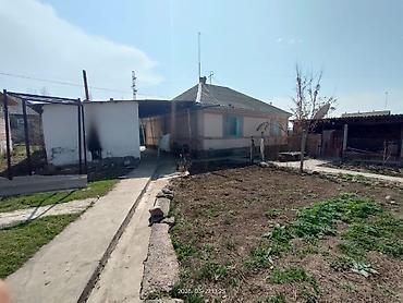 дом в ик: Дом с двором и хозяйственными постройками - Отдельно стоящий — 8