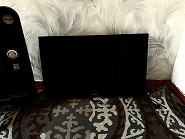 hisense 49: Телевизор Hisense, диагональ примерно 32–40". Тонкая рамка, плоская — 1