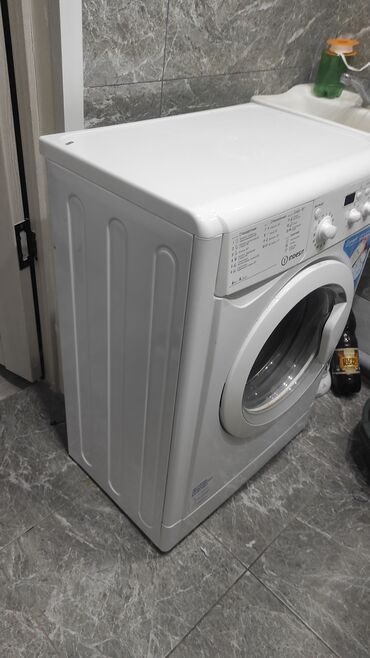 купить стиральная машинка: Стиральная машина Indesit, Б/у, Автомат, До 6 кг, Компактная