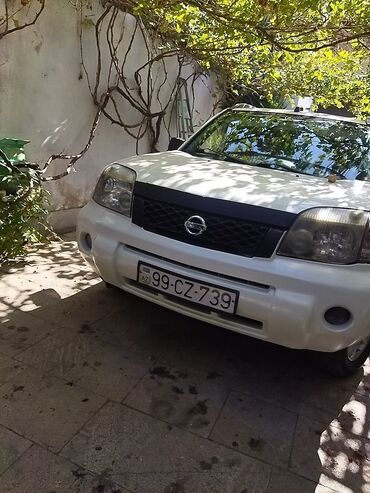 kvadrasikl satışı: Nissan X-Trail, ağ rəngli krossover/SUV. Xüsusiyyətlər: - Kuzov: ağ