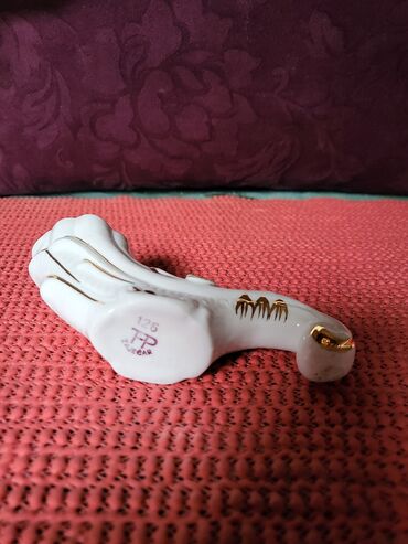 Ostali kućni dekor: Figura nova tkz opanak,Zajecar porcelan 70te. Figura,vazica nova — 10