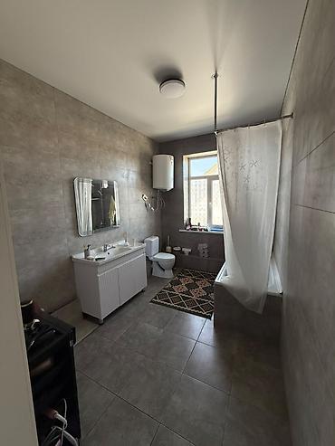 жер уй бишкек сатылат: ПРОДАЁТСЯ ДОМ В VIP-ГОРОДКЕ «ДАВОС» 📍 с. Байтик 🏡 2-этажный дом 📐 — 5