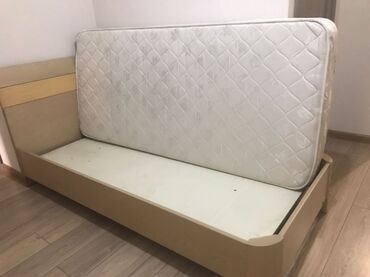 Односпальные кровати: Продаю б/у Кровать - 6 тыс.
состояние отличное.
тел at lalafo.kg Односпальные кровати: Продаю б/у Кровать - 6 тыс.
состояние отличное.
тел