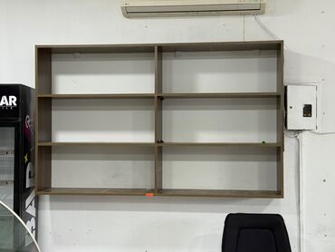 Qaşıqlar: Açıq dolab vitrini, Yeni