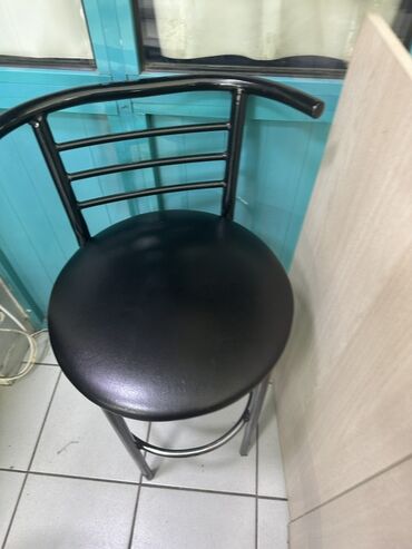 Бар үчүн отургучтар: Бар үчүн отургуч, Башка материал