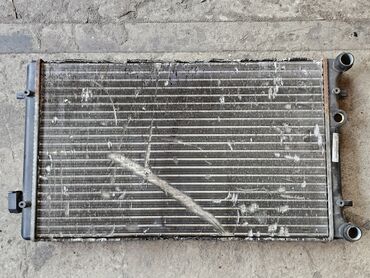 Радиаторы: Радиатор охлаждения двигателя VW Golf 4/Bora (97-2005), Skoda Octavia — 2