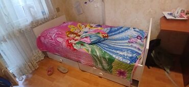 matras döşek: Oğlan və qız üçün, İşlənmiş, Çarpayı, Matras ilə, Siyirməli