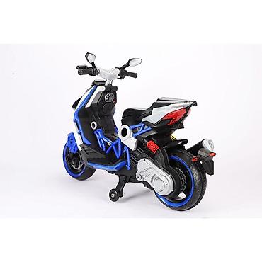 alias drustvena igra: Vespa Velika V12 – Plava – Motor na akumulator za decu Šifra — 1