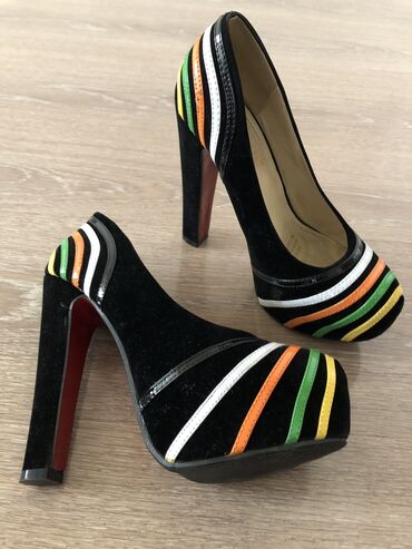 женская обувь размер 36 37: Туфли 38.5, цвет - Черный