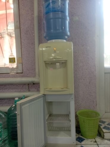 холодильник малютка: Кулер для воды