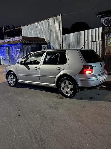 Унаа сатуу: Volkswagen Golf: 2002 г., 1.6 л, Кол менен иштөөчү, Бензин, Хетчбек — 1