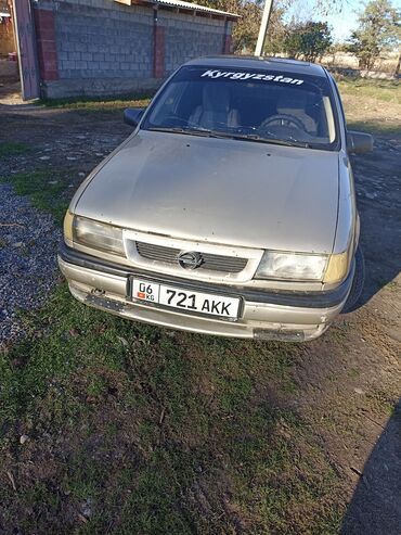 Opel: Opel : 1993 г., 1.6 л, Механика, Бензин, Седан