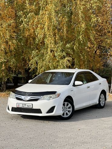 срочно продается машина: Toyota Camry: 2014 г., 2.5 л, Вариатор, Гибрид, Седан