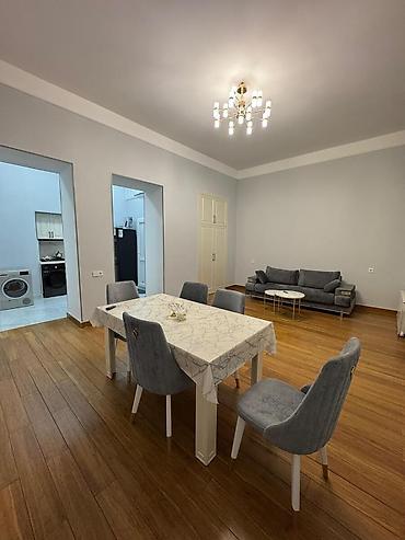 velosiped kirayə: İcarəyə verilir 2 otaqlı köhnə tikili 100 m², Sahil m. 900 AZN/ay 2 — 7