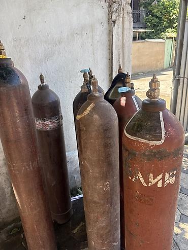 минеральная удобрения: Стальные газовые баллоны высокого давления. 40-50литровые газовые — 1