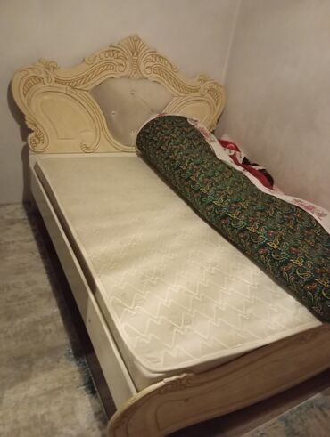 кровать спальни: Двуспальные кровати